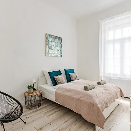 Danubegreen Bright Two Bedroom Near Margaret Island