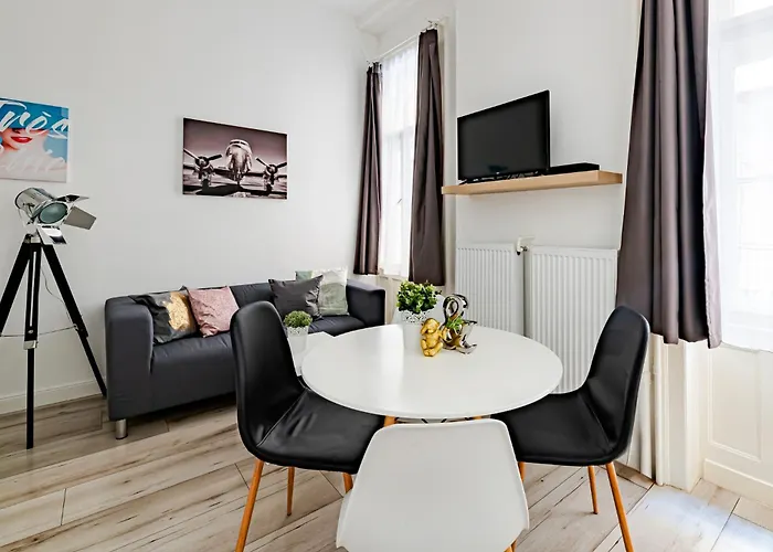 Danubegreen Bright Two Bedroom Near Margaret Island * Budapeşte