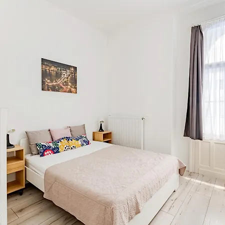 Danubegreen Bright Two Bedroom Near Margaret Island *