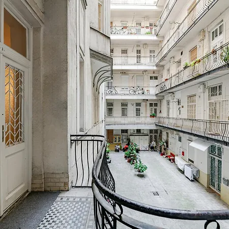 Danubegreen Bright Two Bedroom Near Margaret Island * Budapest