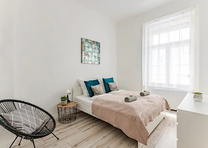 Danubegreen Bright Two Bedroom Near Margaret Island