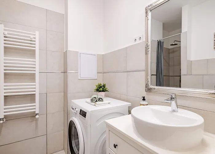 Danubegreen Bright Two Bedroom Near Margaret Island